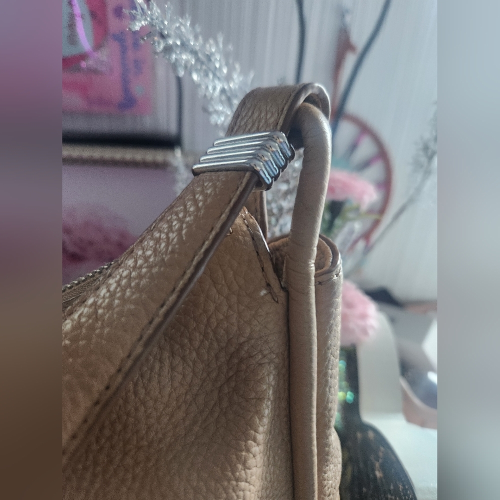 Marc Jacobs LargeTaupe Leather Shoulder Bag EUC - Picture 3 of 14